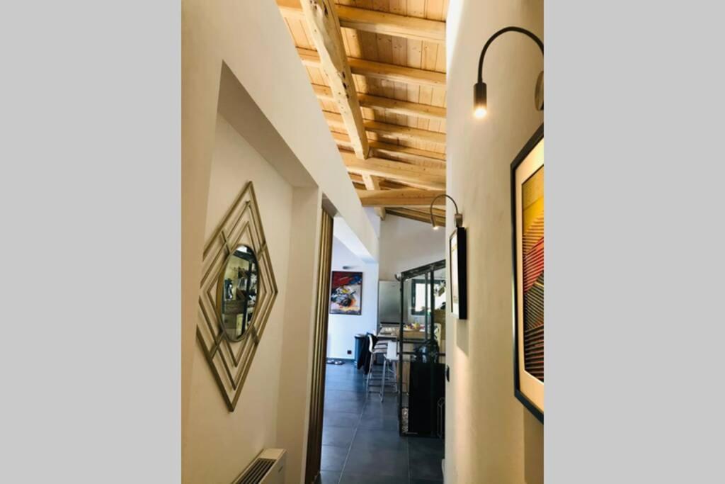 Coco , Un Lieu Convivial Ou Se Ressourcer. Villa Kalafationes